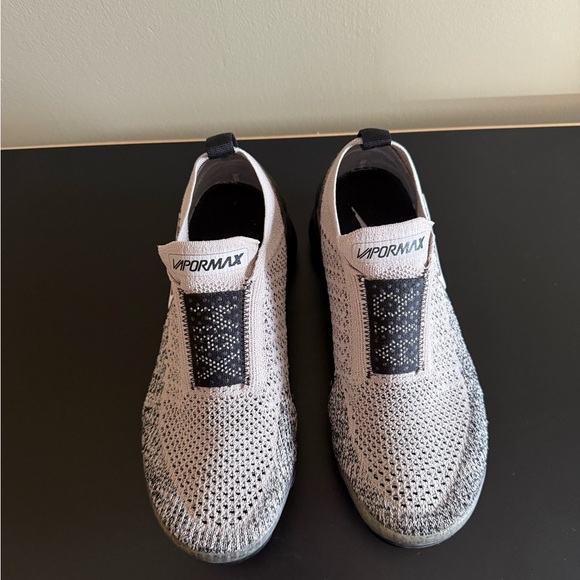 Nike VaporMax Flyknit in Black and Gray - Picture 2 of 5
